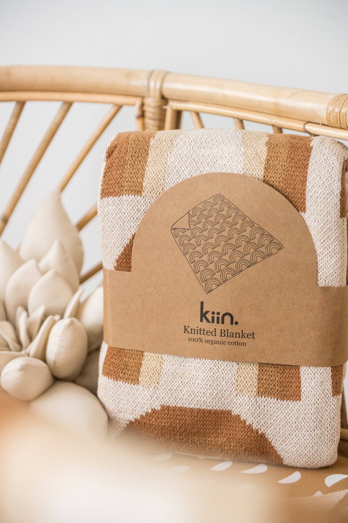 Organic Cotton Knitted Blanket: Bloom