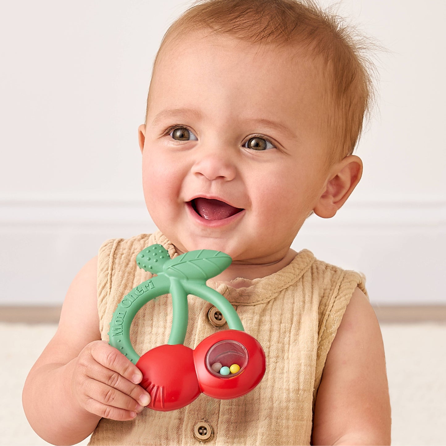 *NEW* Bitzy Shake™ - Silicone Teether with Rattle: Goose
