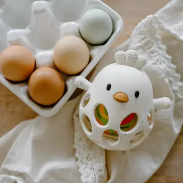 Clucky the Chew Buddy - Ivory